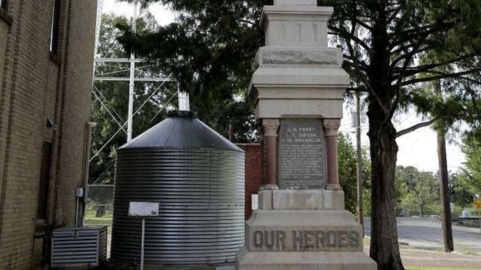Protesters demand Richmond marker removal